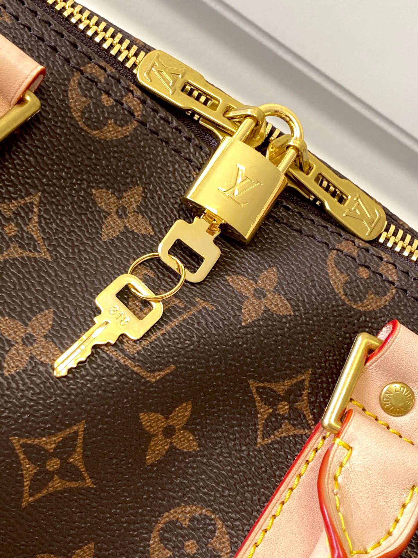LOUIV Keepall 45