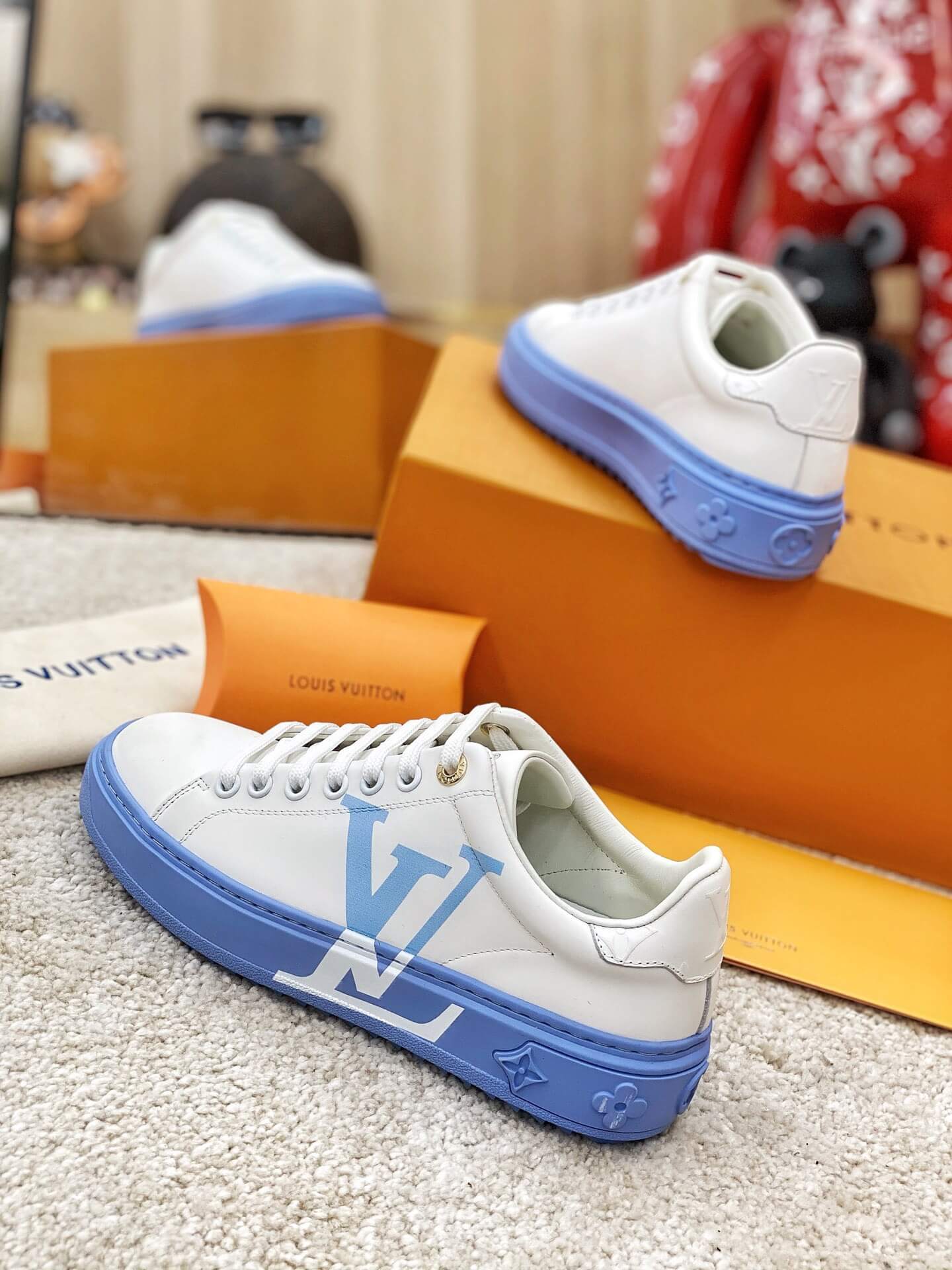 LOUIV Sneakers