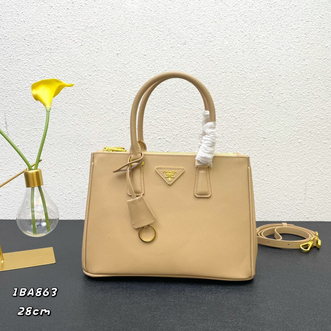 PR Saffiano Medium