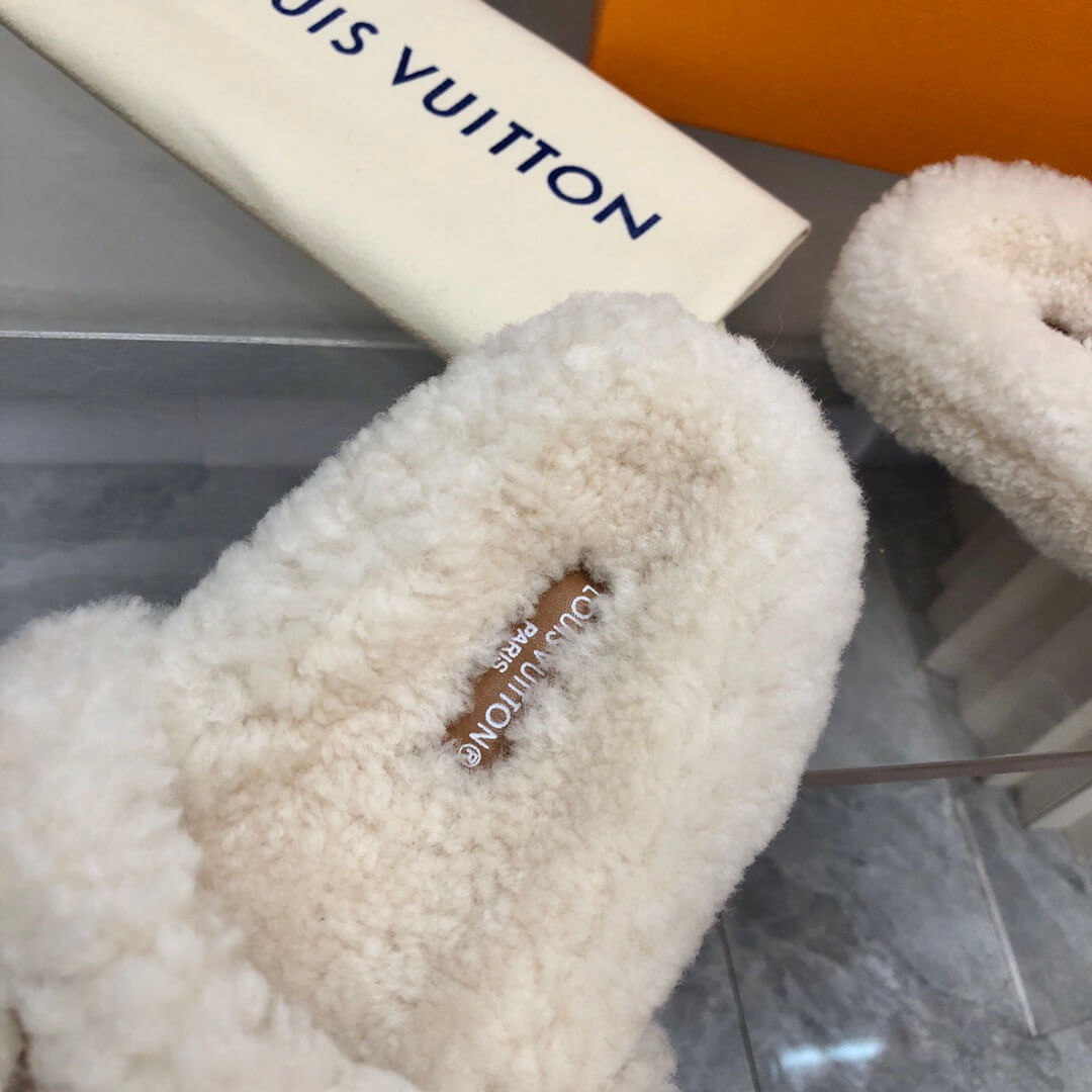 LOUIV Fur Slides