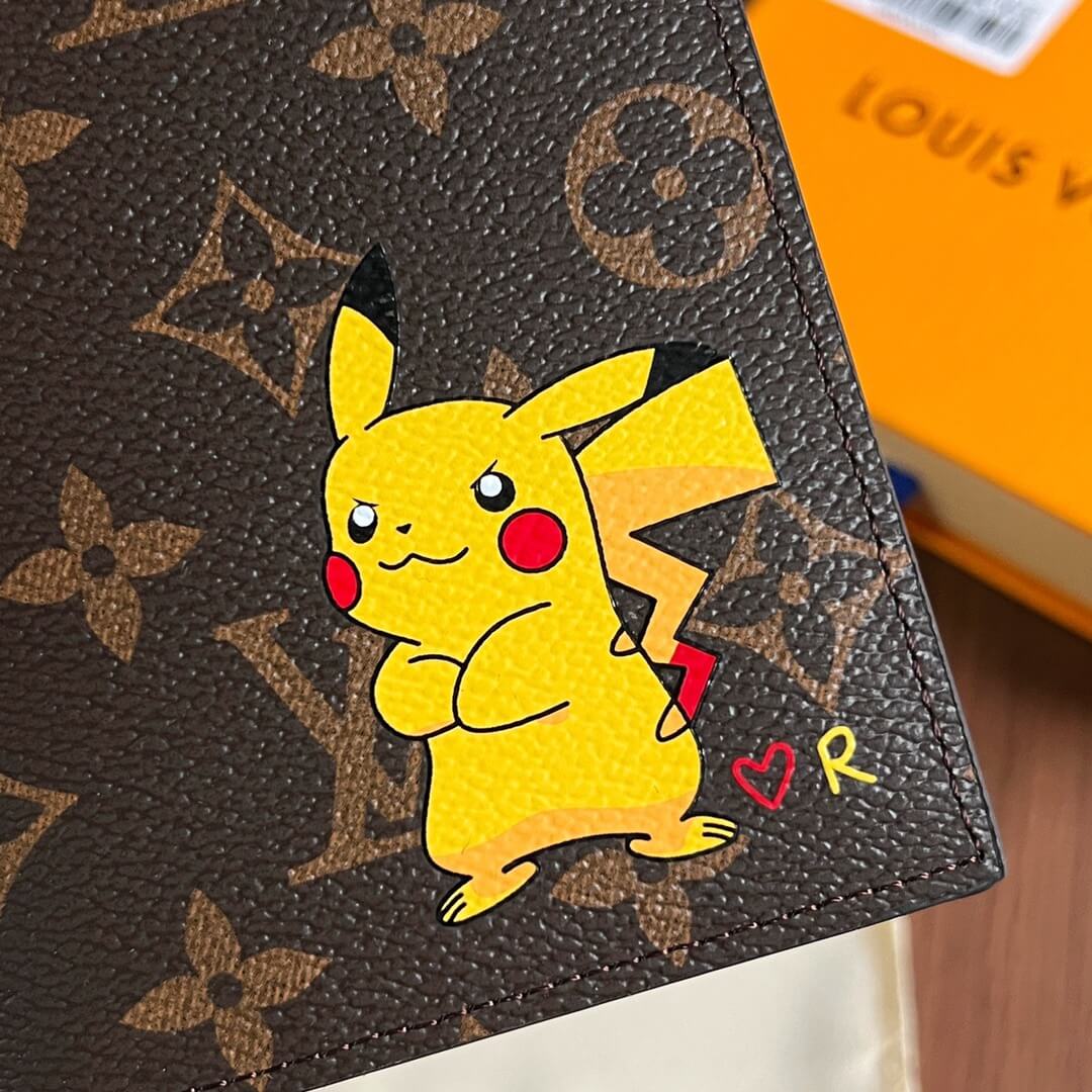 LOUIV Passport Cover
