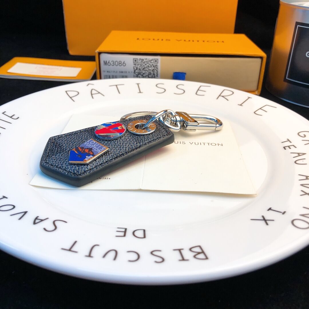 LOUIV Alpes Small Enchappe Key Charm