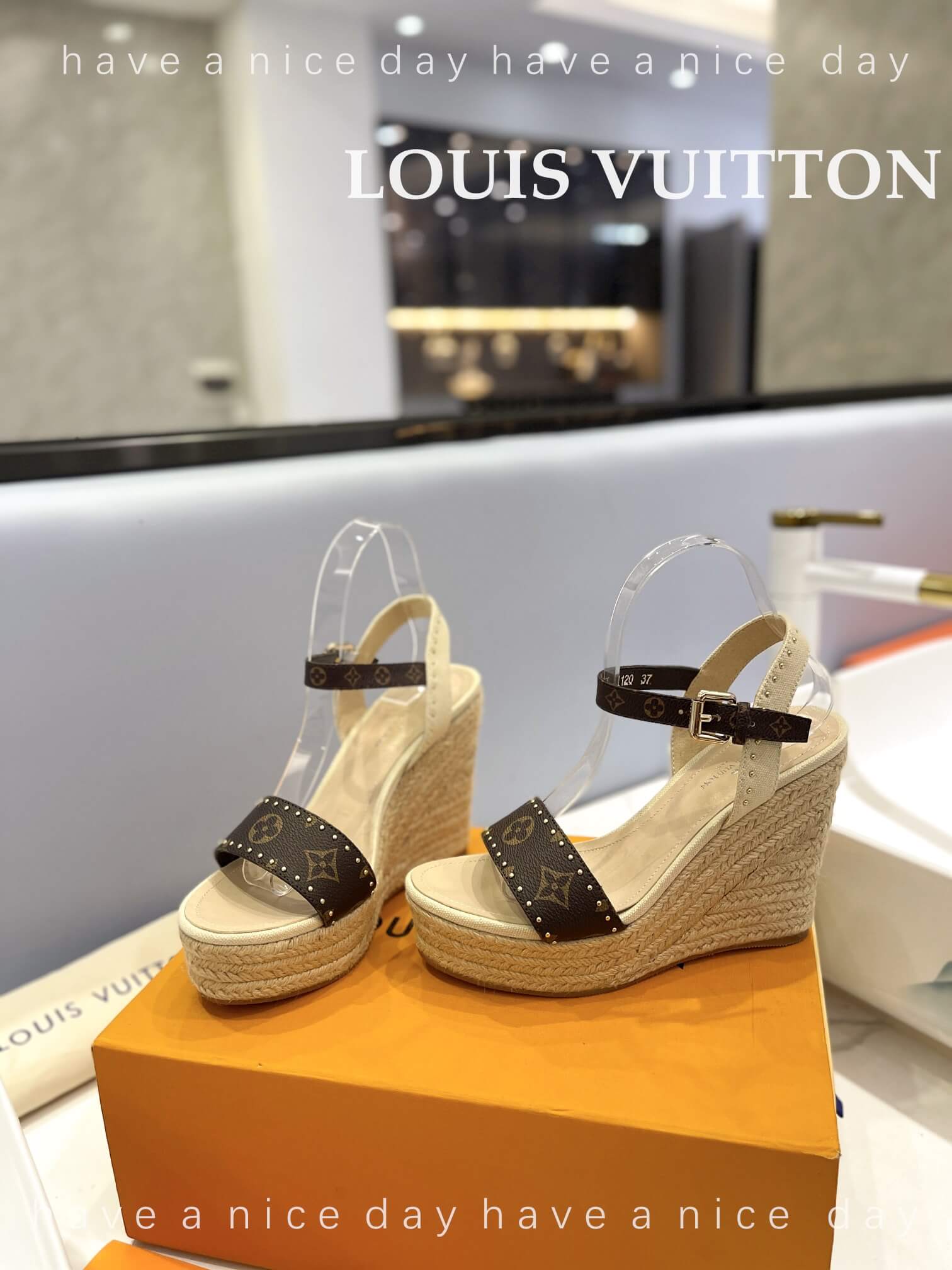 LOUIV Wedges
