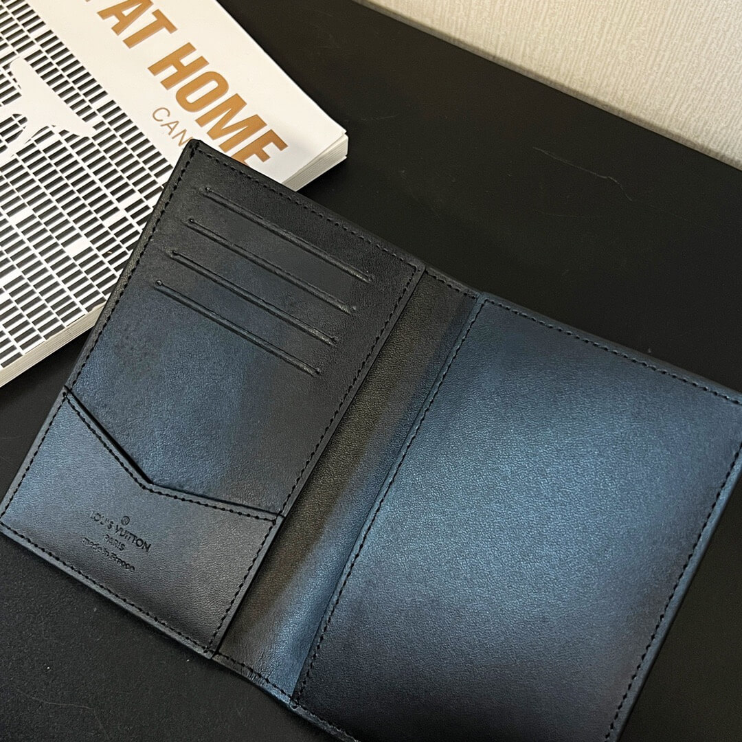 LOUIV Passport Cover