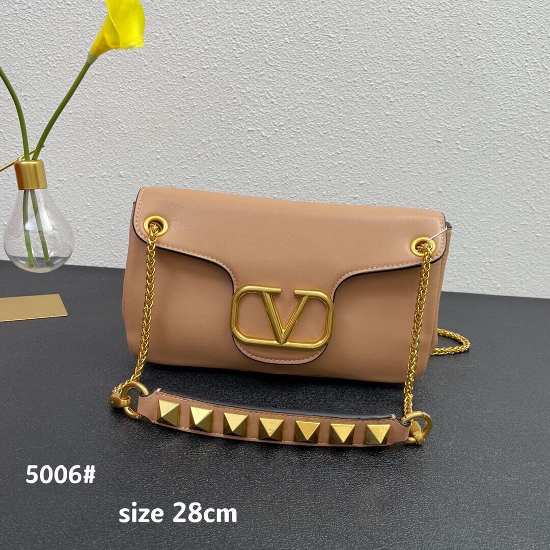 VALEN Vlogo Studs