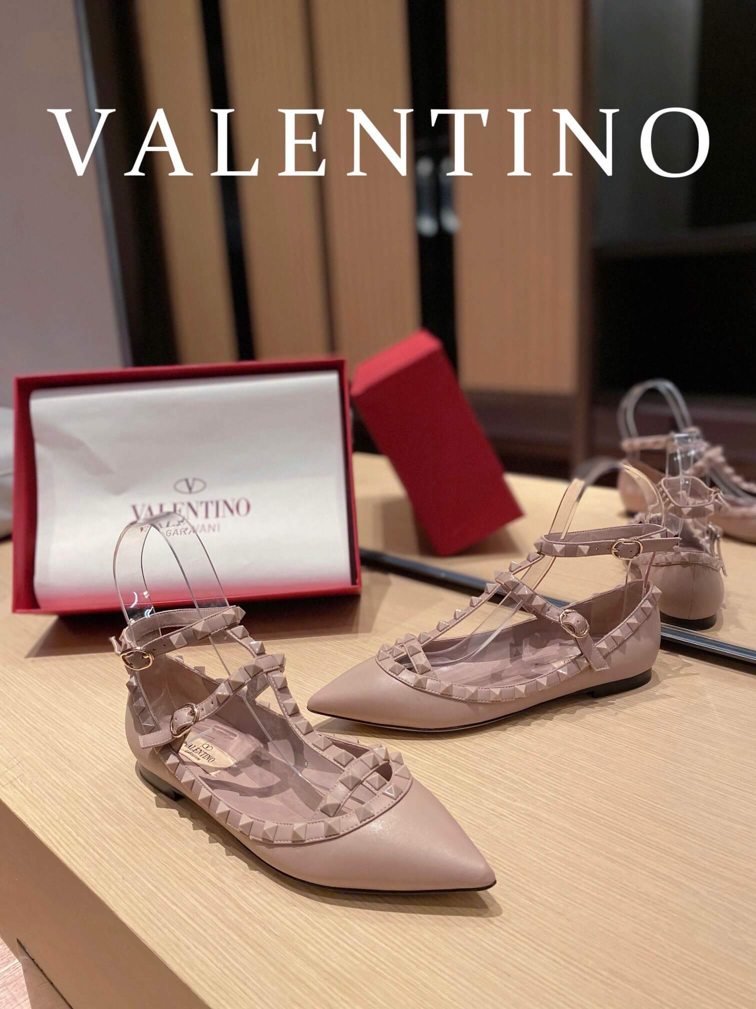 VALEN Rockstuds Sandals