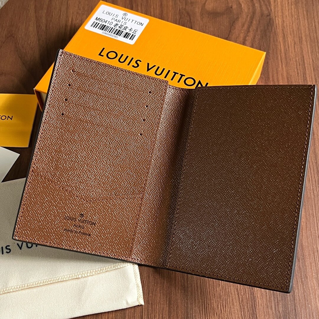 LOUIV Passport Cover