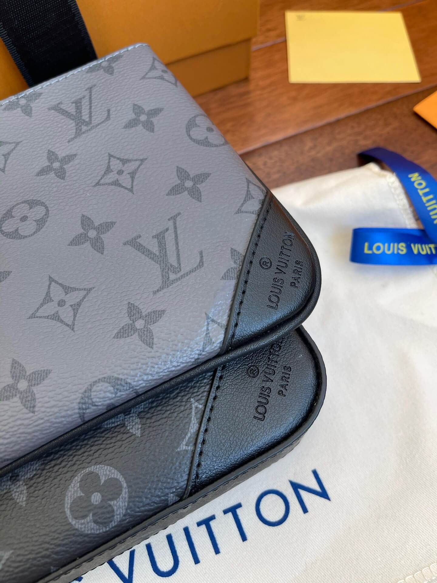 LOUIV Men Bag