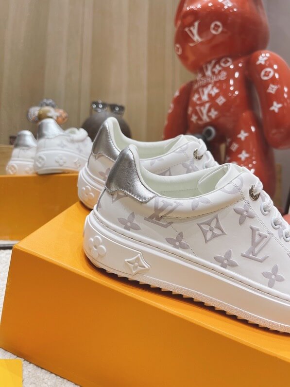 LOUIV Sneakers