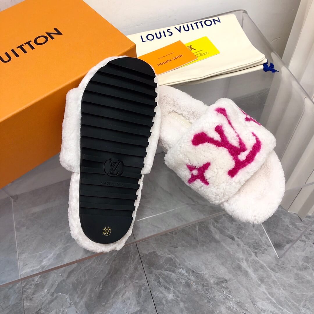 LOUIV Fur Slides