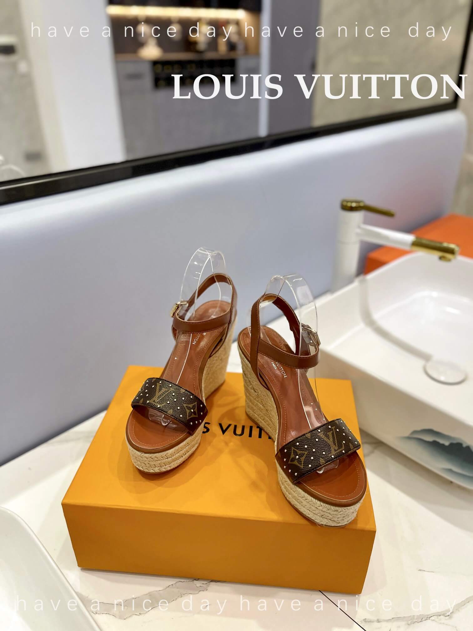 LOUIV Wedges