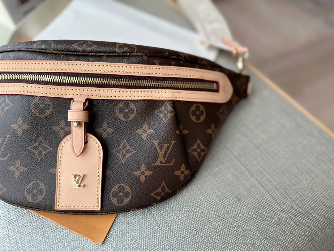 LOUIV Belt Bag