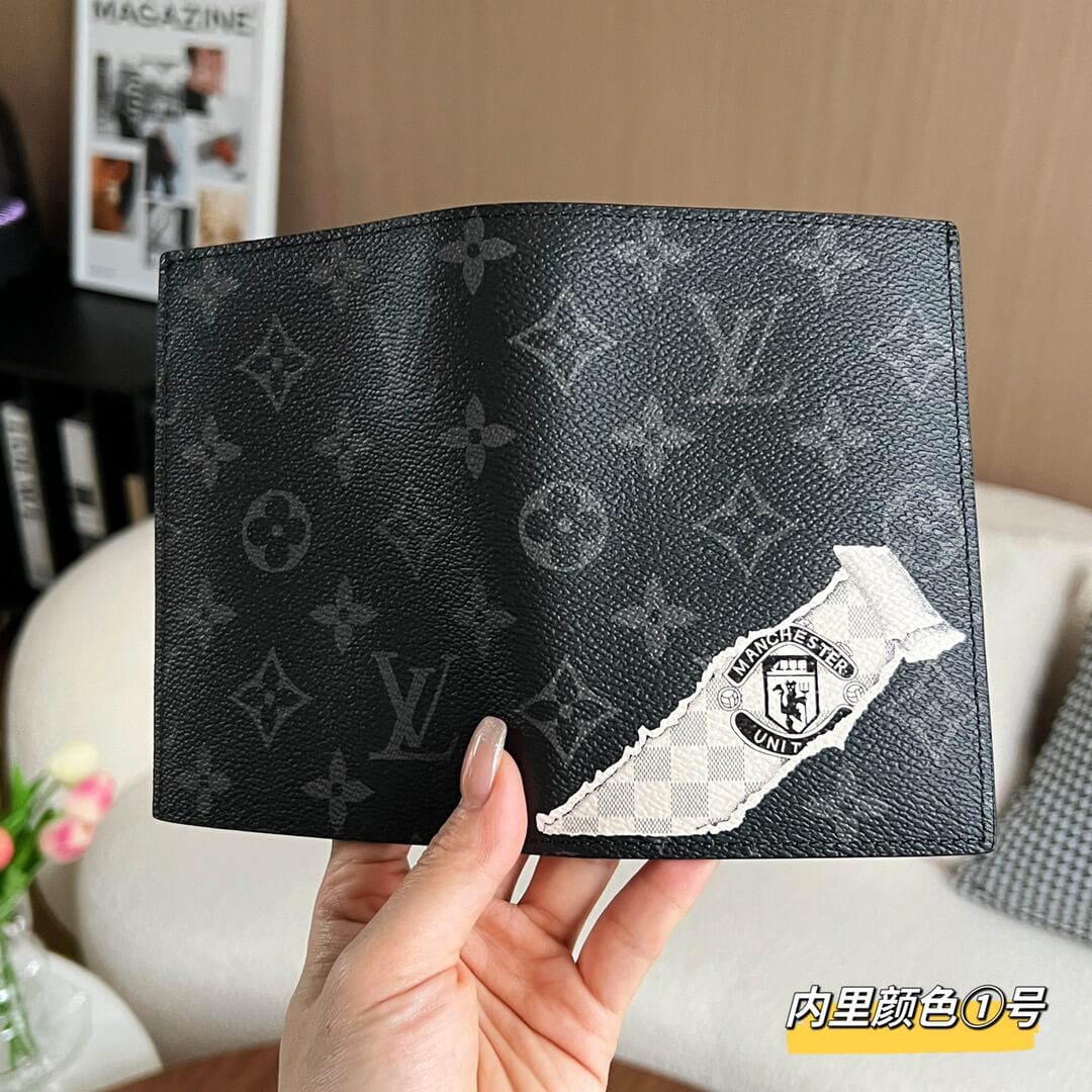 LOUIV Passport Cover