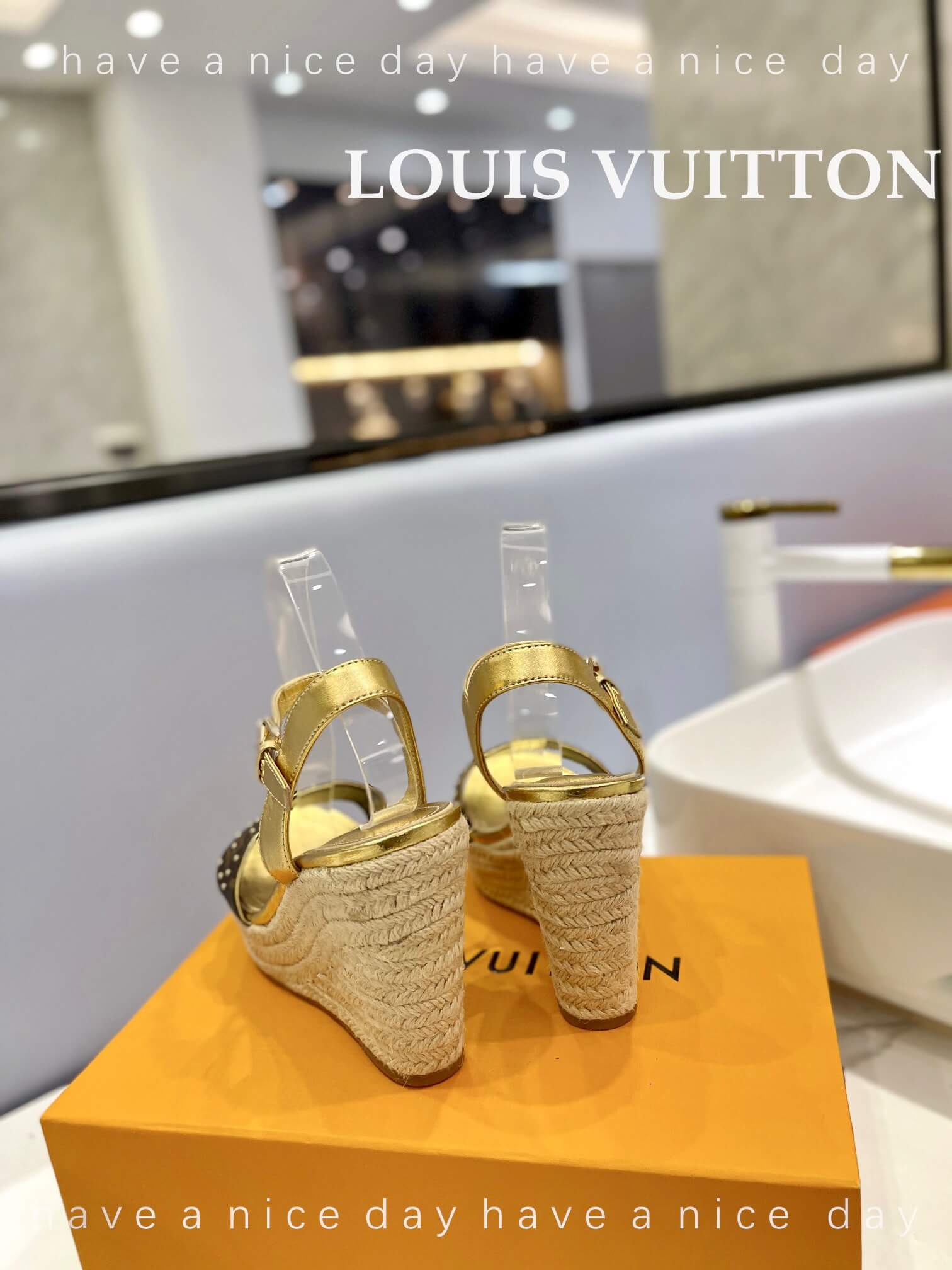 LOUIV Wedges