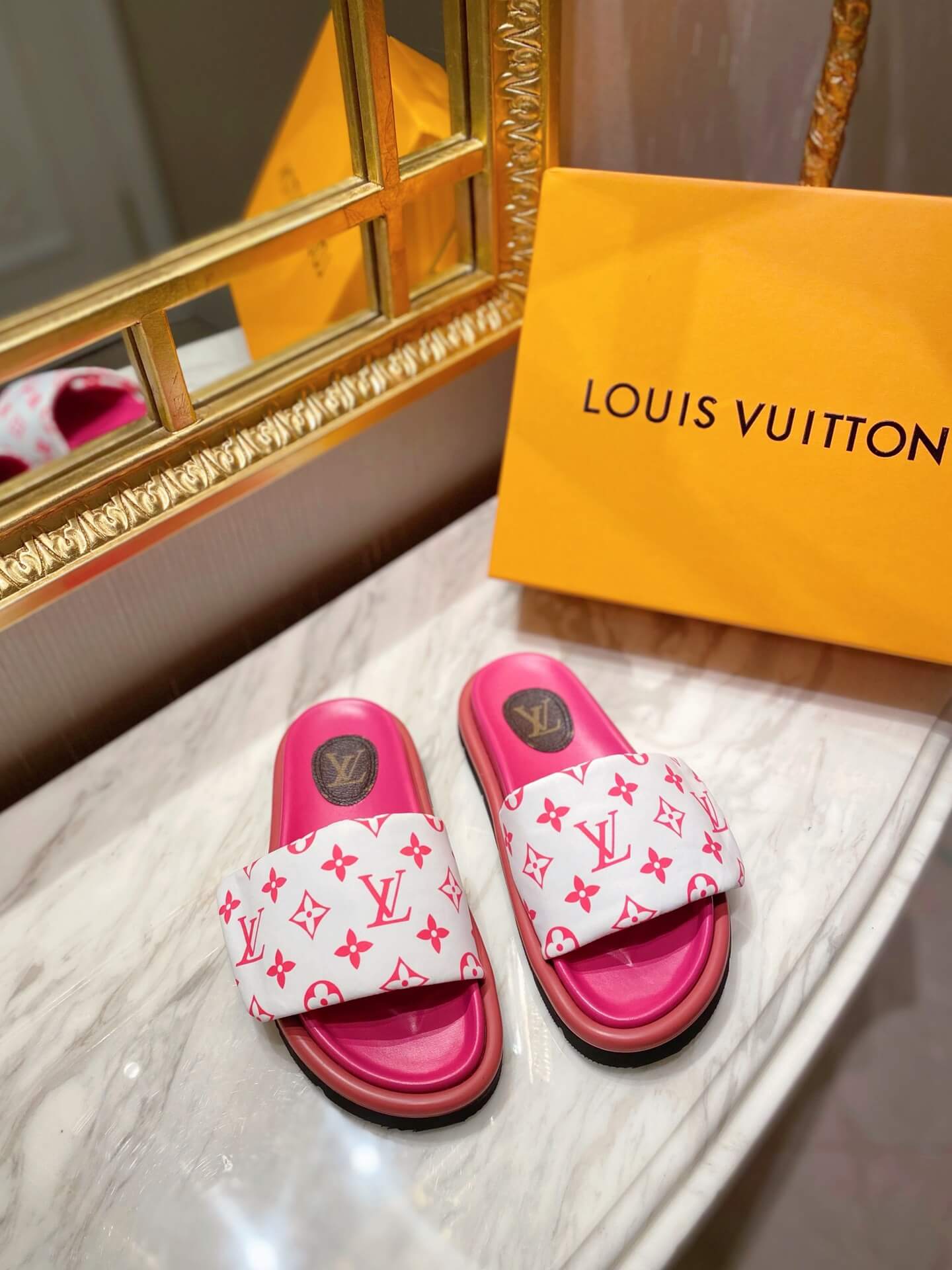 LOUIV Puffer Slides