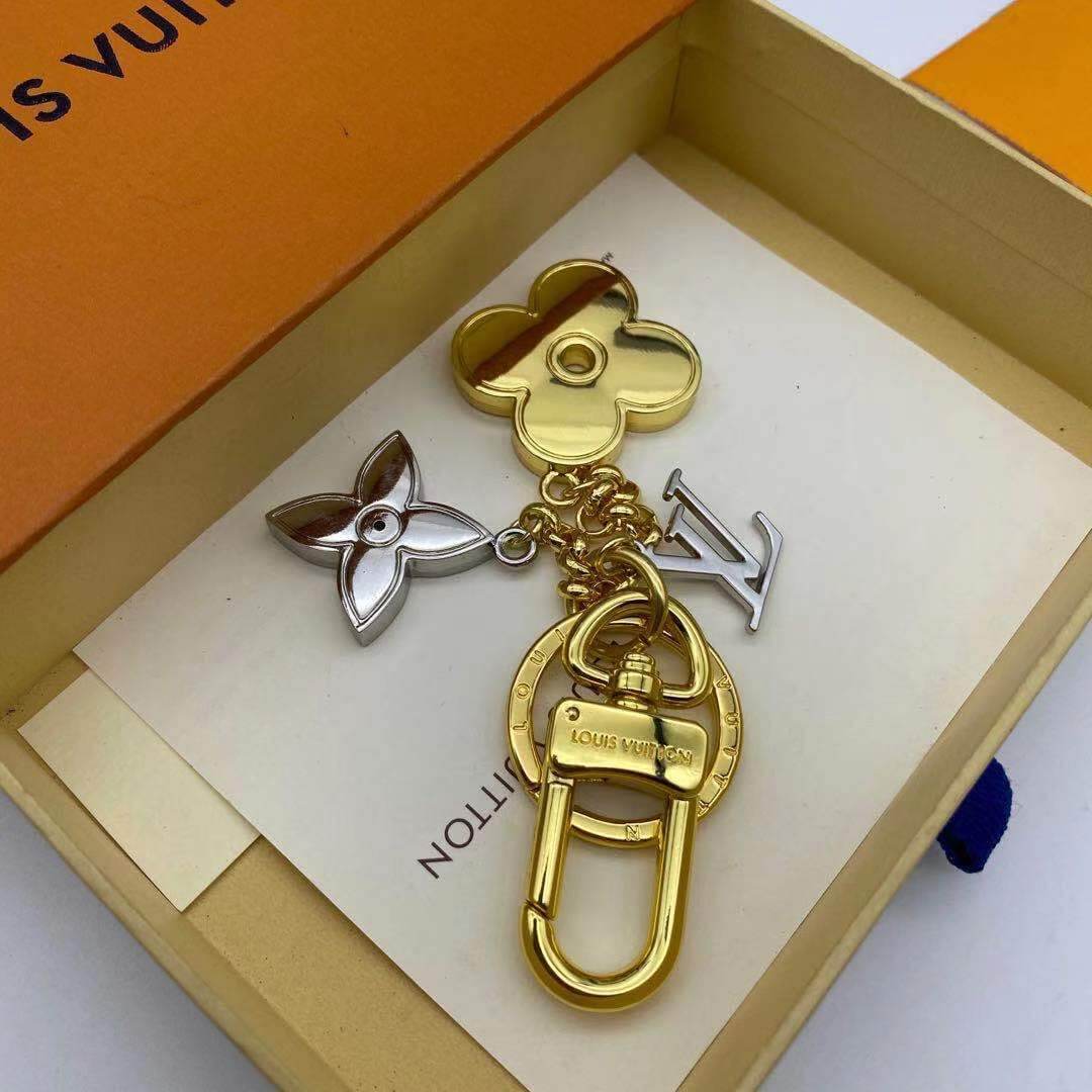 LOUIV Key Charm