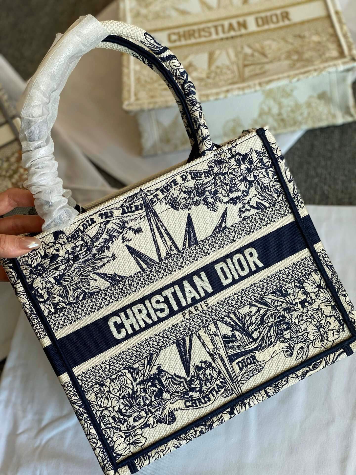 CD Booktote 25