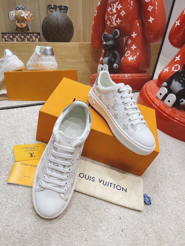 LOUIV Sneakers