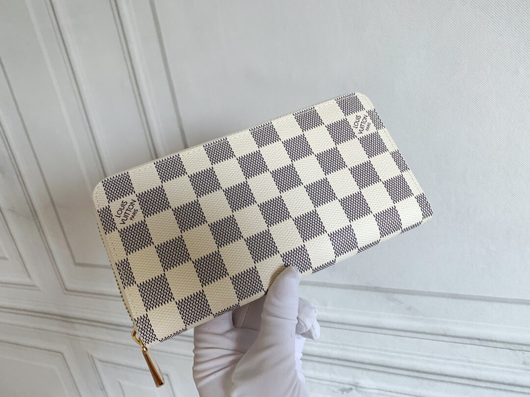 LOUIV Zippy Wallet