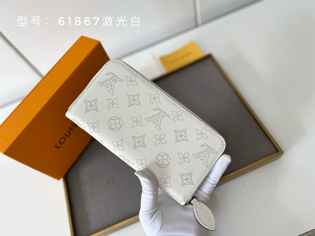 LOUIV Zippy Wallet