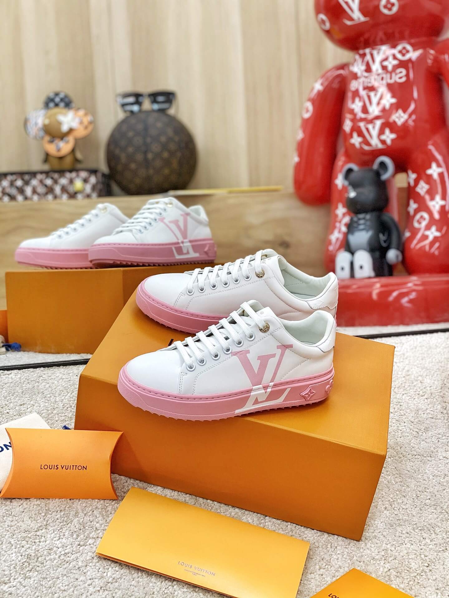 LOUIV Sneakers