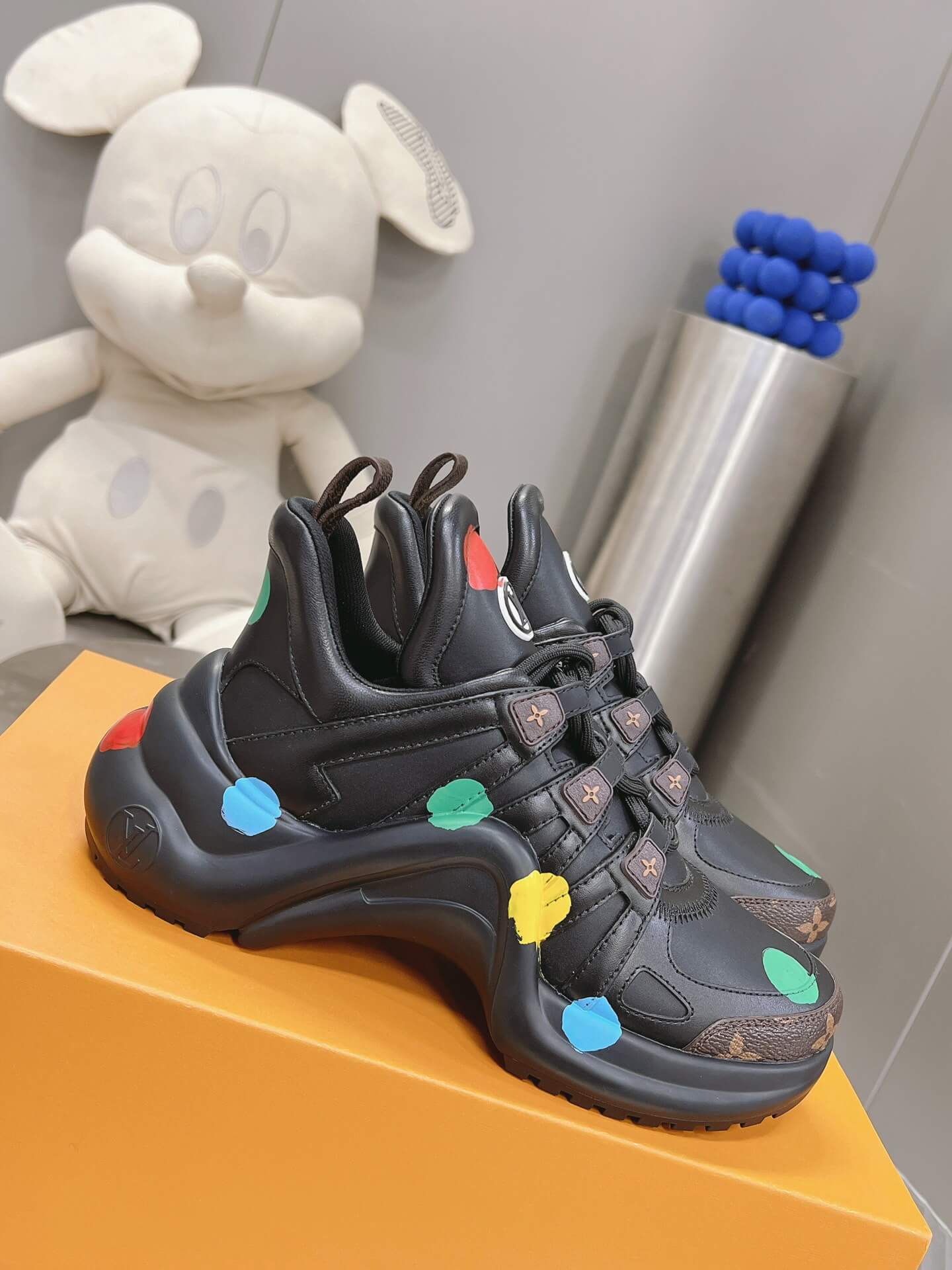 LOUIV Sneakers