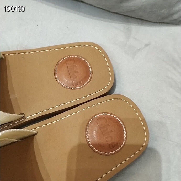 Chloe Slides