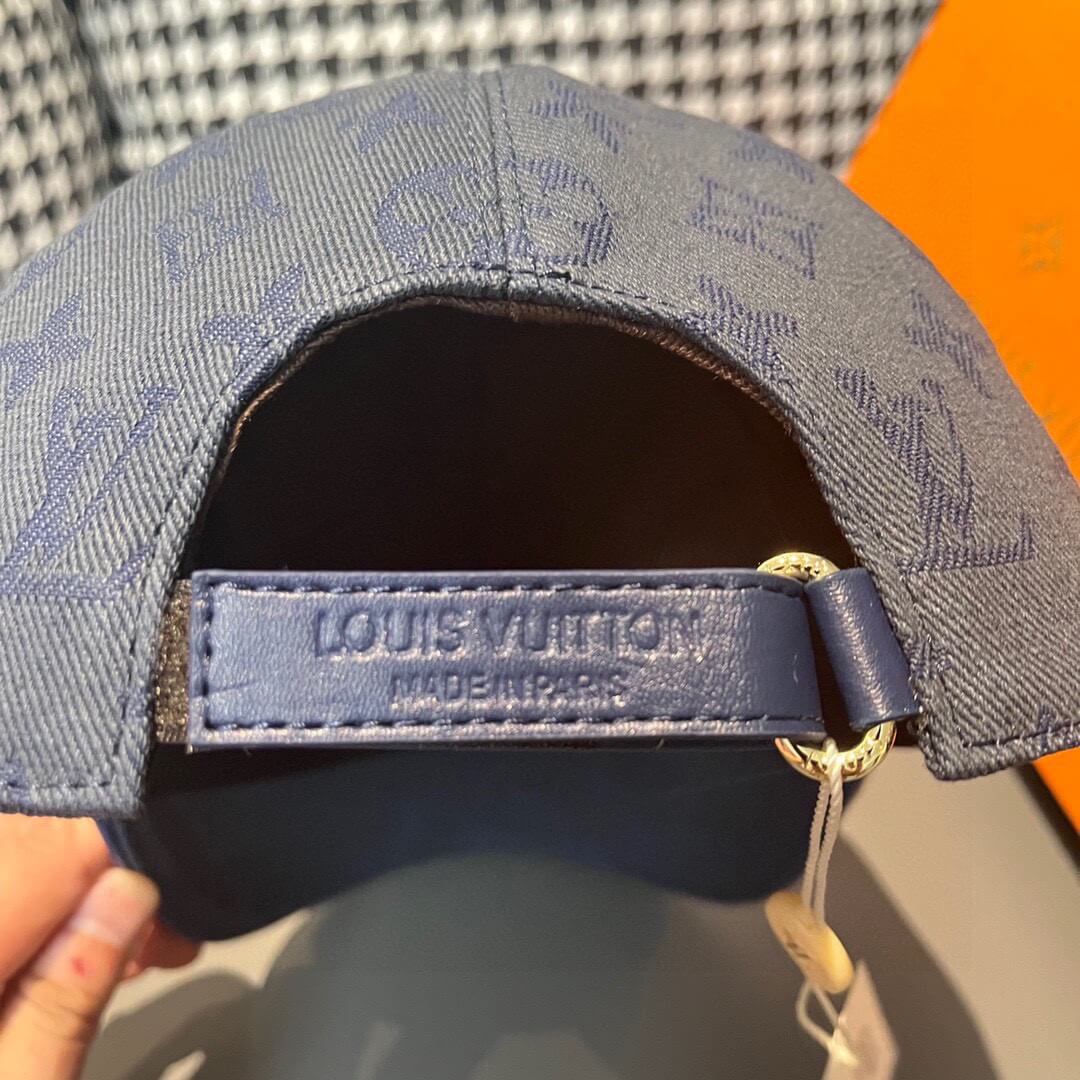 LOUIV Cap