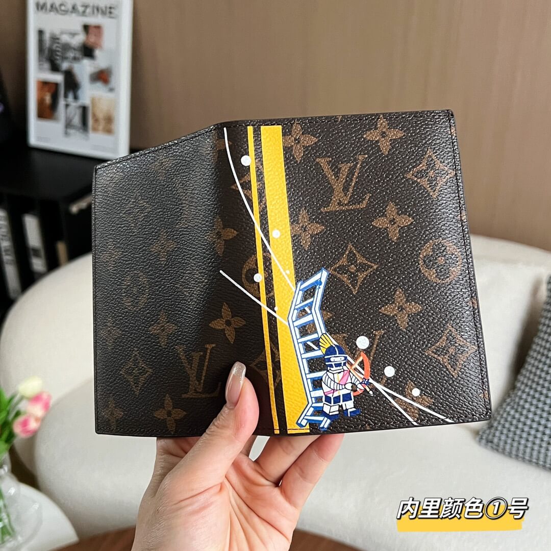LOUIV Passport Cover