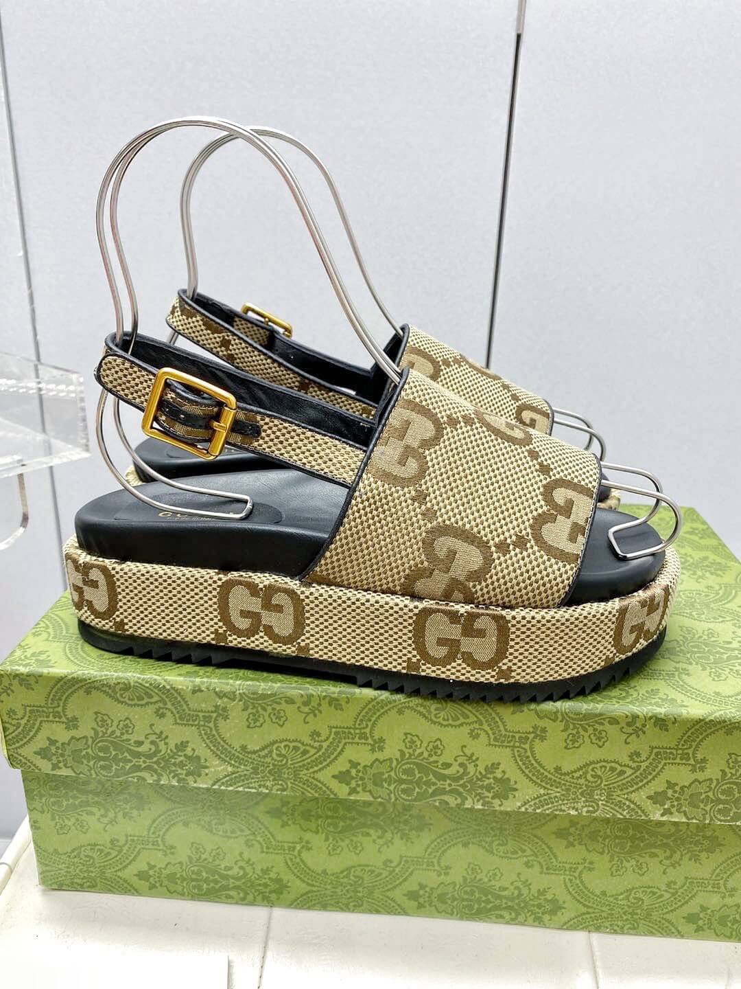 GG Sandals