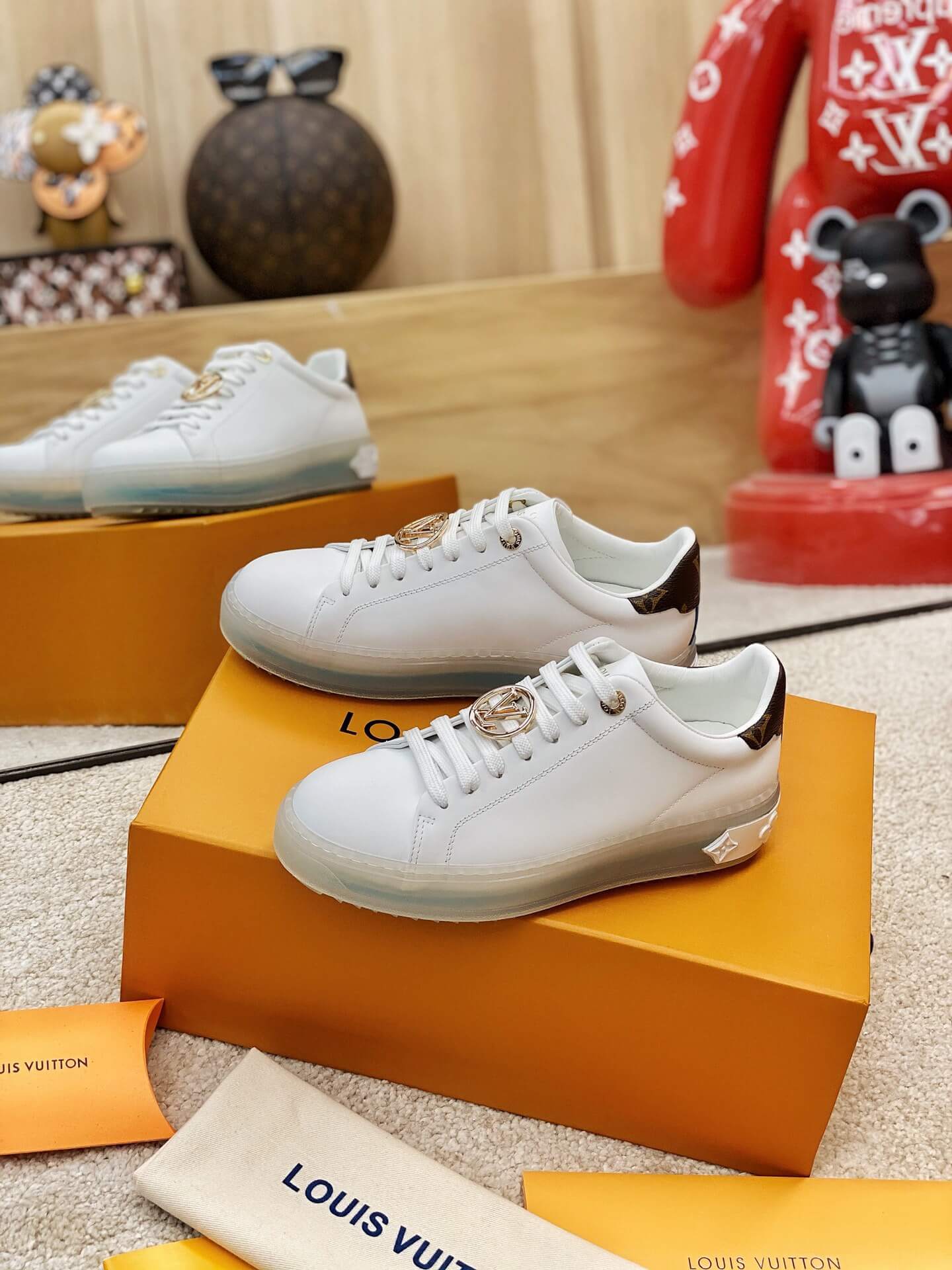LOUIV Sneakers