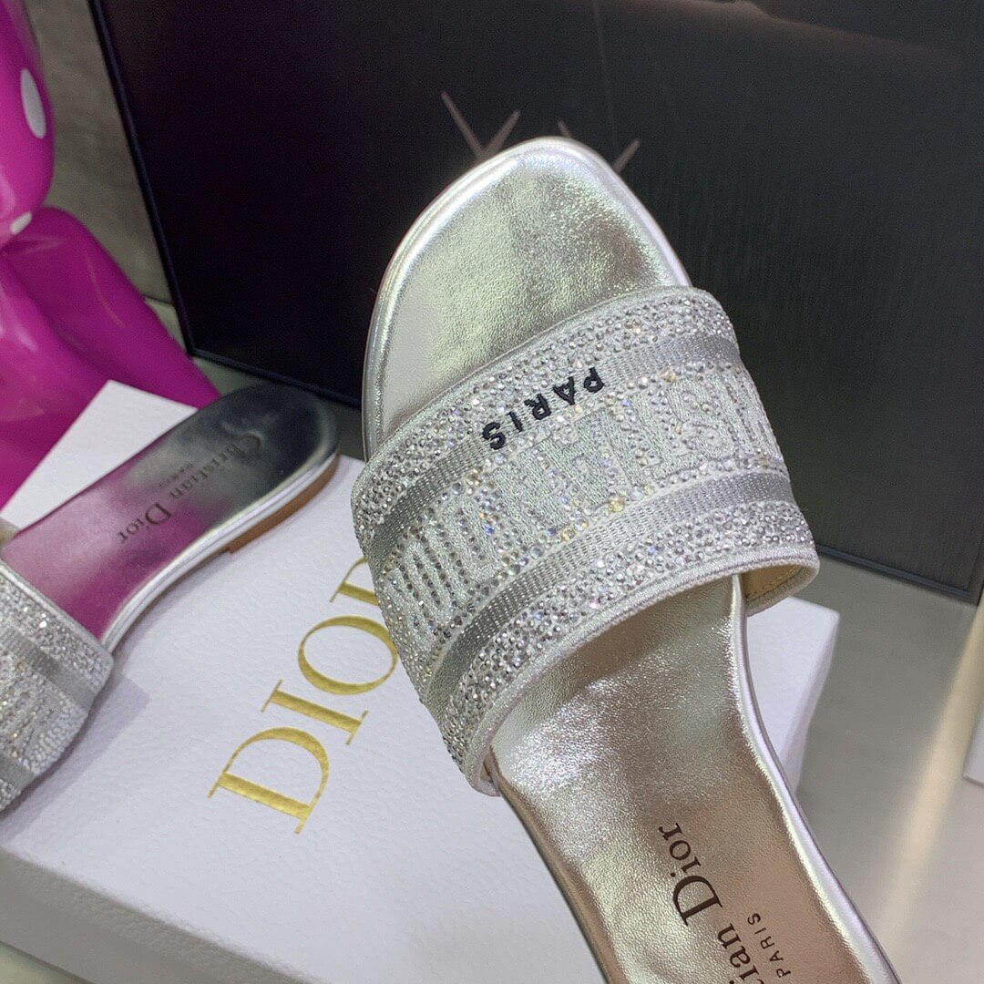 CD Dway Slides