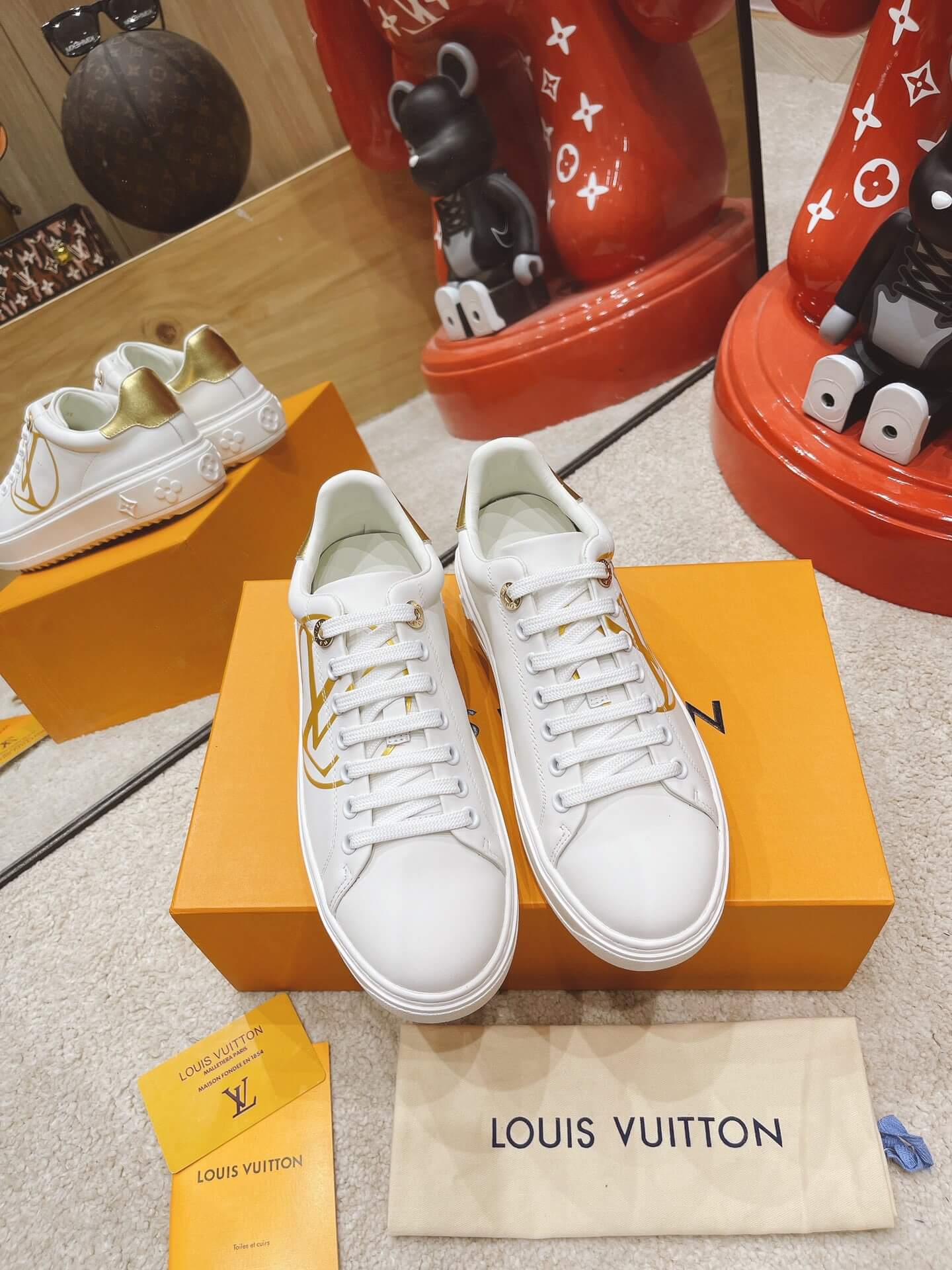 LOUIV Sneakers