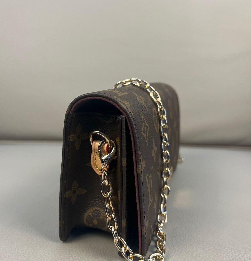 LOUIV Lily Wallet On Chain
