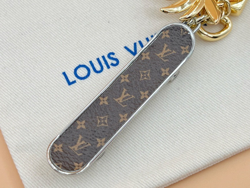 LOUIV Cali Skating Key Charm