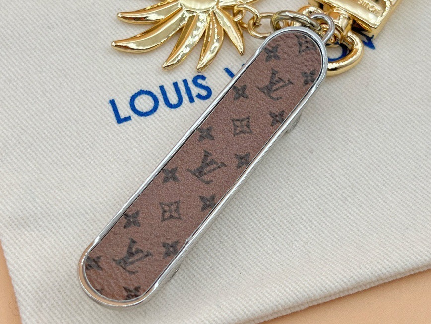 LOUIV Cali Skating Key Charm