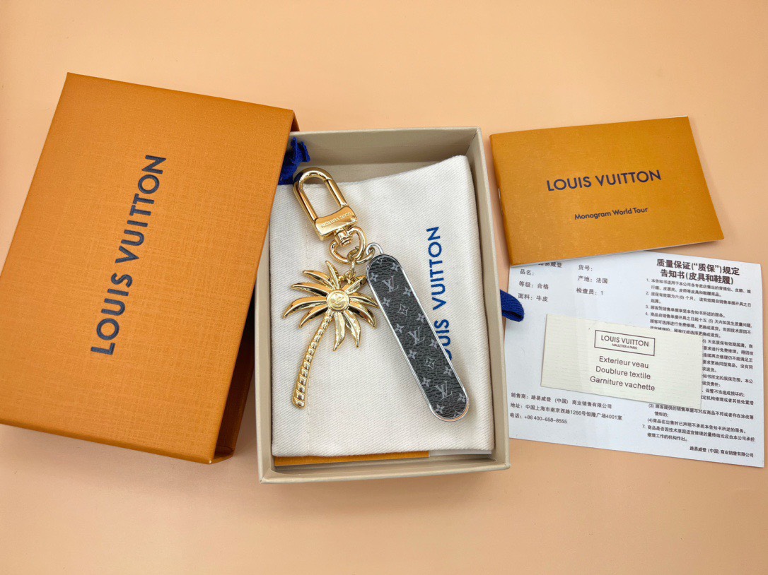 LOUIV Cali Skating Key Charm