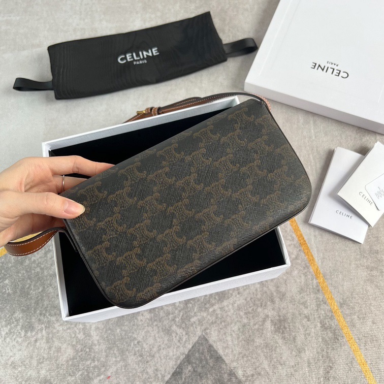 CEL Triomphe Hobo