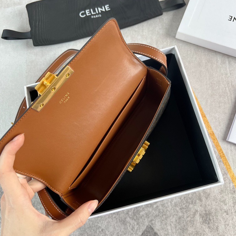 CEL Triomphe Hobo