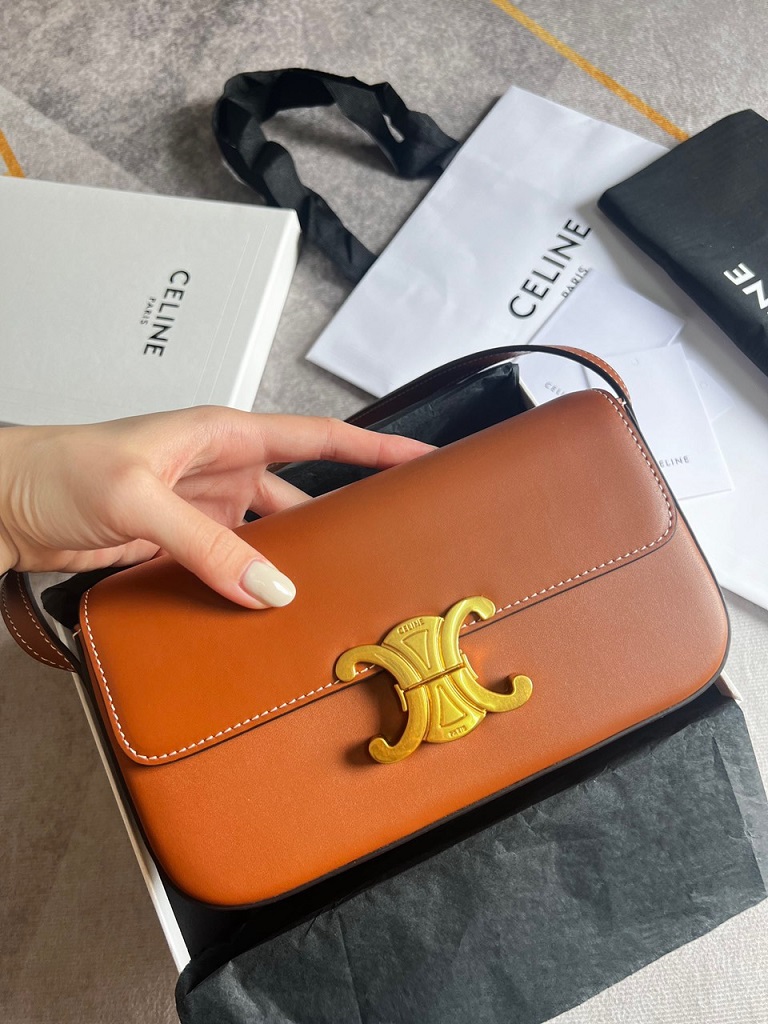 CEL Triomphe Hobo