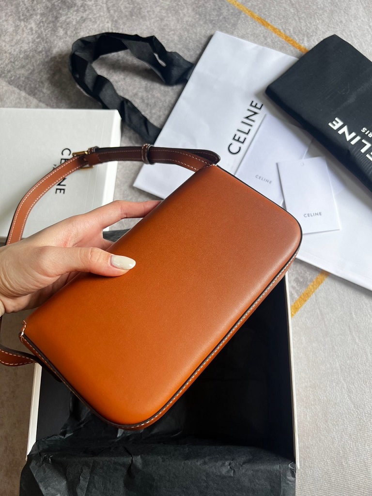 CEL Triomphe Hobo