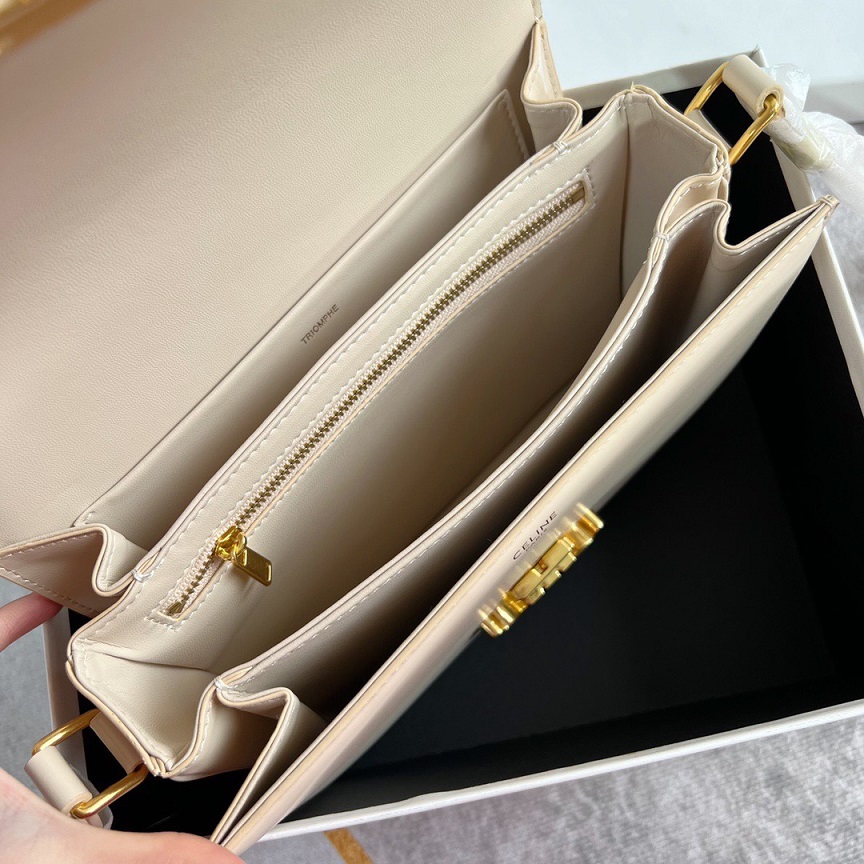 CEL Triomphe Crossbody 23
