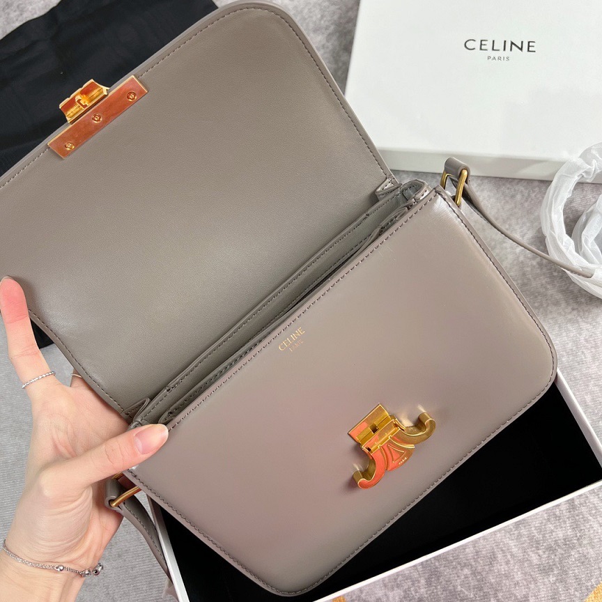 CEL Triomphe Crossbody 23