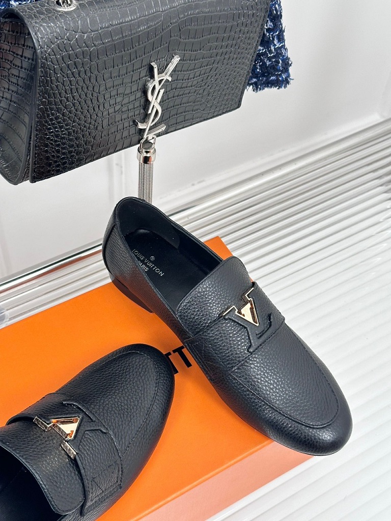 LOUIV Loafers