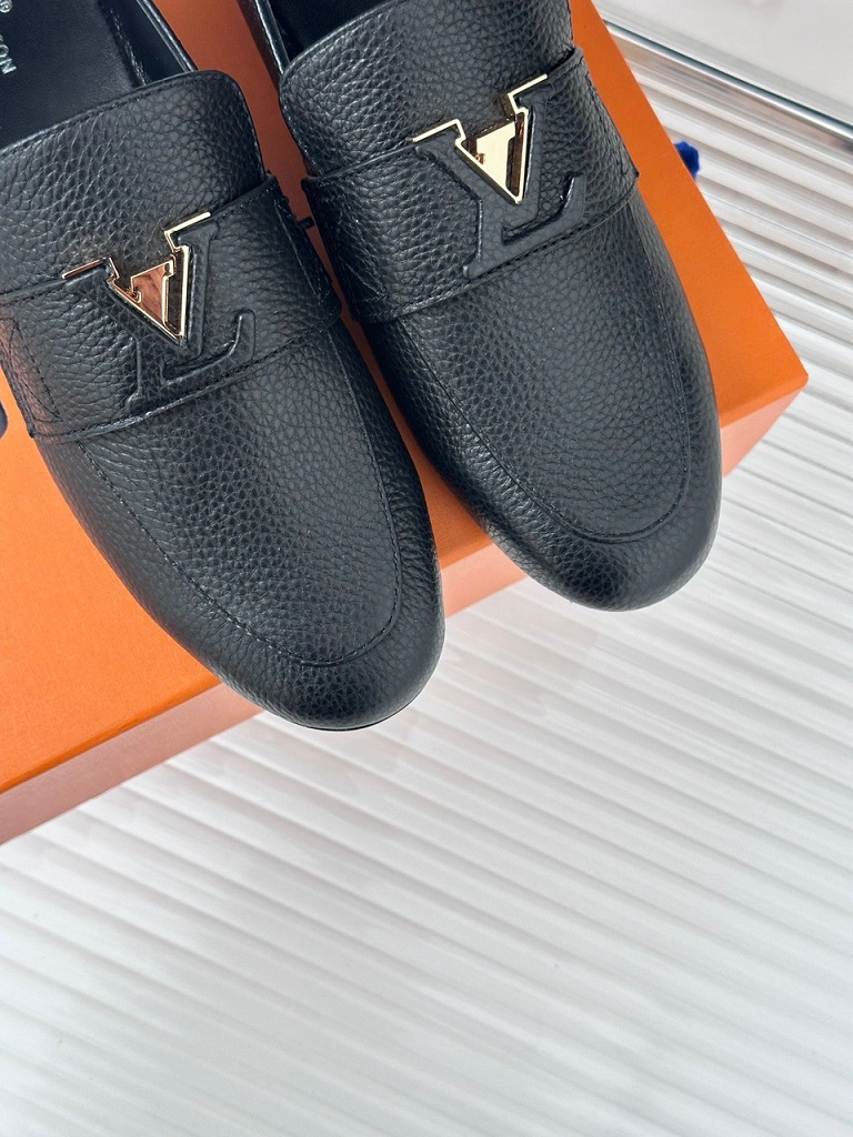 LOUIV Loafers