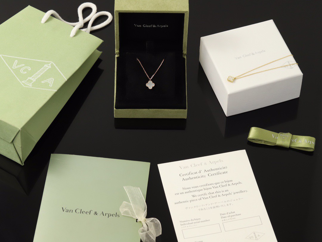 VCA Necklace
