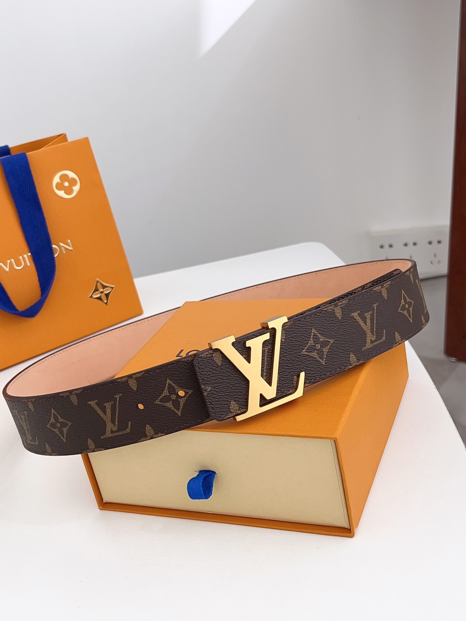 LOUIV Men Belt