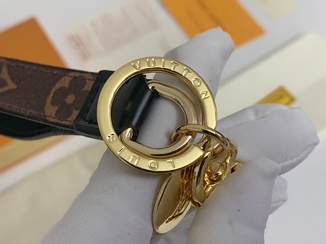 LOUIV Key Chain