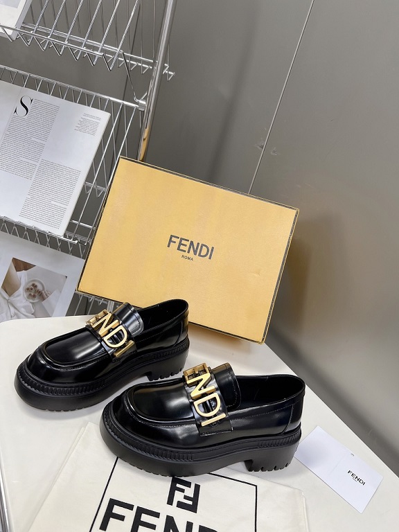 FD Graphy Loafers