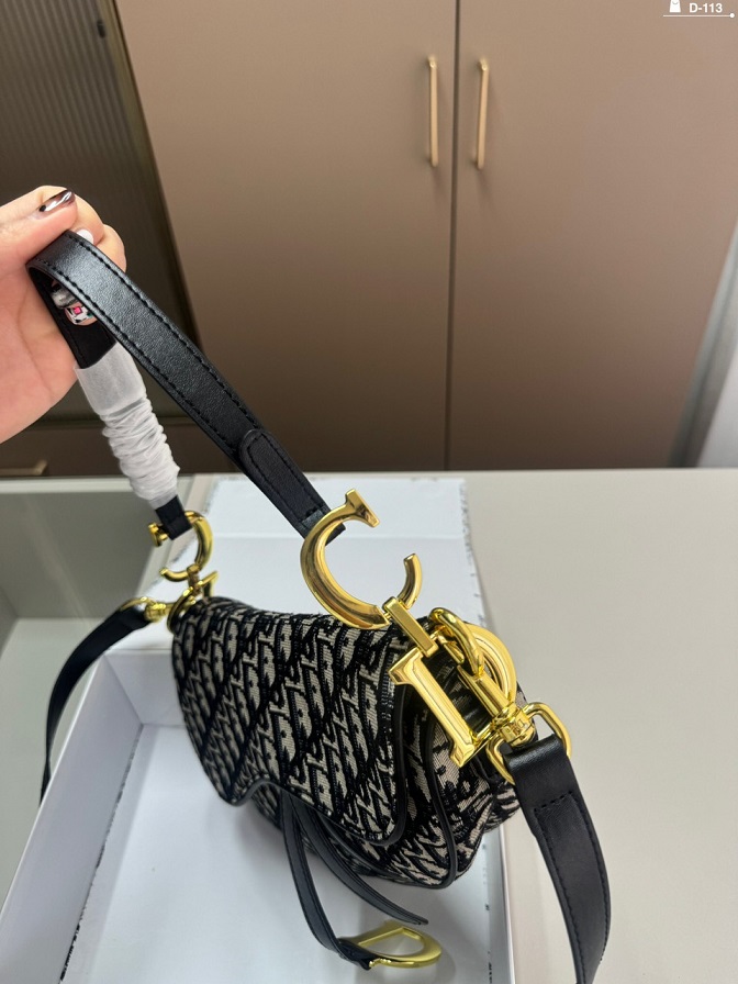 CD Saddle Medium